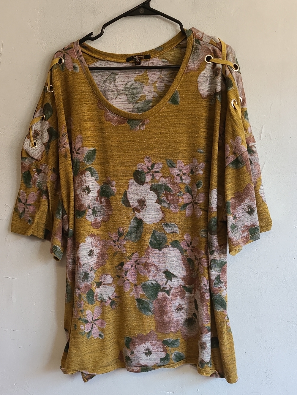 Women's 3X mustard yellow heather floral short sleeve lace up shoulder shirt